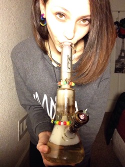 kief-smiles:  staring deep into your soul as i take this bong