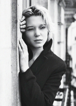 seydouxdaily:  Léa Seydoux photographed by Theo Wenner for Obsession
