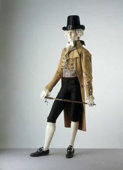 history-of-fashion:  1795-1800 Man’s costume (Silk, applied