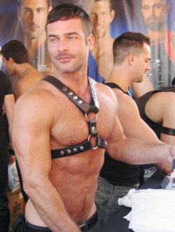 sexyotterstuds: I love Dirk Jager  see more sexy otter studs