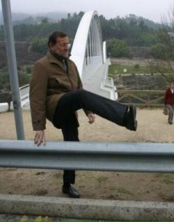 yodiscrepo:  Mariano Rajoy otra vez ayudando a crear montajes