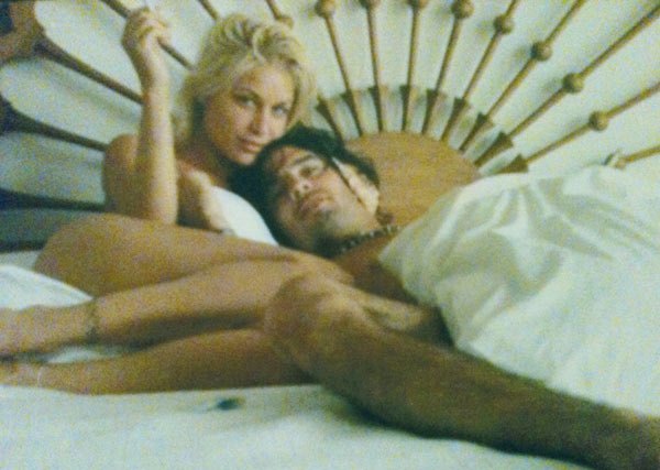 poorgrrls:🇺🇸 Tommy Lee and Bobbie Brown (model from the