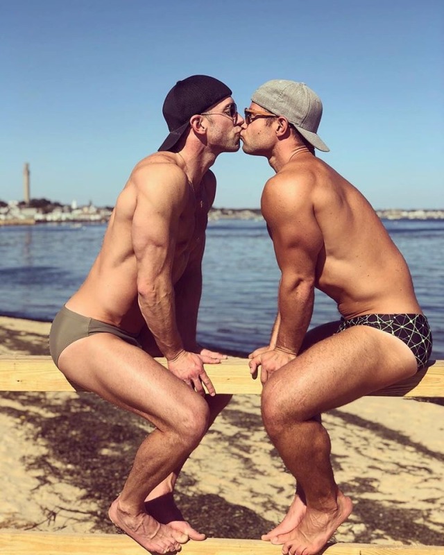 hotgayfuckersucker: