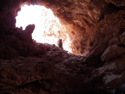 vomitocaleidoscopico:  Caverna - Valle de la Luna Desierto de