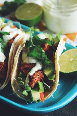 vegan-yums:  Butternut squash tacos with   Jalapeño  ranch /