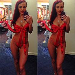 stripper-locker-room:  scarlettbrezzie