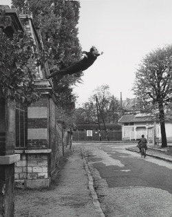 paperearth:  Yves Klein, Leaping Into the Void, 1960 Photomontage