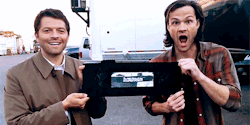 mishasminions:  SERIOUSLY MISHA WHAT IS YOUR FACE YOU’RE EITHER