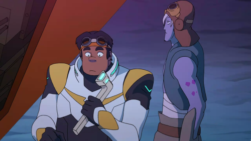 keithkogayne:  y'all hunk was literally contemplating beatin rolo with that thing