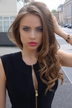 hellotittyfucklove:  lorathi:  Xenia Tchoumitcheva More like