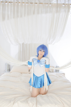 cosplay-and-costumes:  sailor mercury by tenshi miyu Full album: