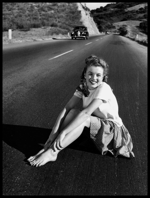 lostpolaroids:  A very young Marilyn Monroe - by Andre de Dienes.