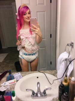 binkieprincess:Poofy princess! Pre-shoot for abdreams