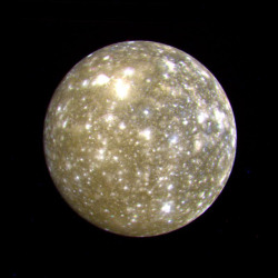 astronomyblog:   Callisto False Color taken by Voyager 2 on July