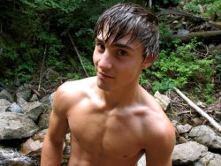 kilo11world:  just-a-twink:  Handsome, Messy Hair, Shirtless, Wetâ€¦ Need I go on?  This guy gets and deserves reblogging!!! 