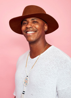 celebsofcolor:Mehcad Brooks from CW’s ‘Supergirl’ poses