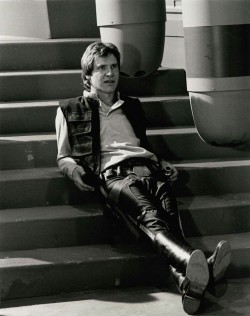 Harrison Ford relaxed on the set of Return of the Jedi inside
