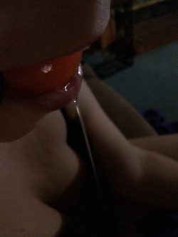 mellymaze:  Quiet time for Daddy while I rub his feet.