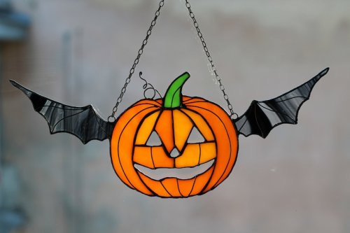 figdays:    Halloween Pumpkin Suncatcher // ScloGlassStudio