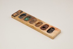 sixpenceee:  This painter’s palette was carved from a single