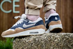 sweetsoles:  Nike ID Air Max 1 (by Matthew Sc‎) 