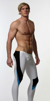 comandanteraven:  Super hot Alan Ritchson modeling tights with