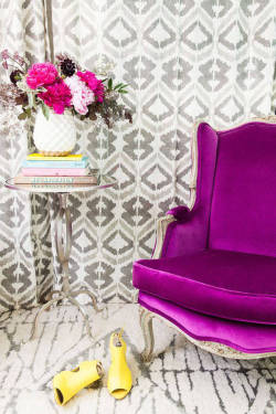 harpersbazaar:  The Chicest Wallpaper Inspiration From Pinterest