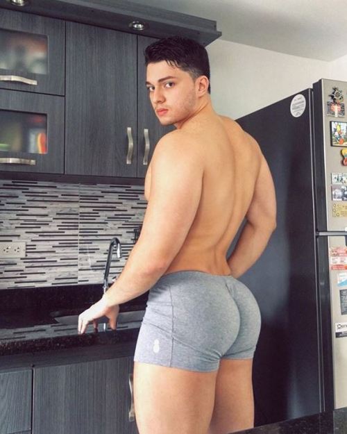 The Bare Cave: Booty