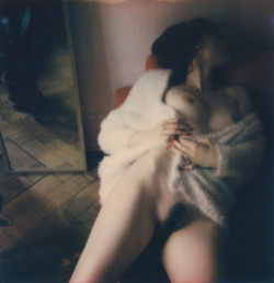 mrchill:   Alexia, polaroïd n°3 © Chilltumblr · portfolio