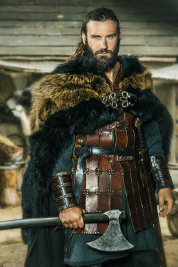 agrownupgeekgirl:vikings-shieldmaiden:Rollo  |   Vikings Season