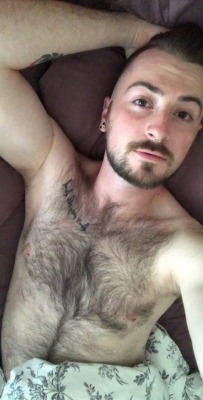 dicksoup:who’s coming to cuddle for a nap