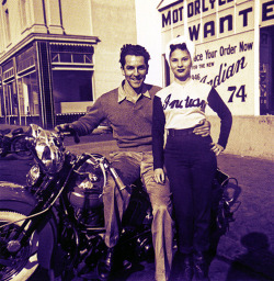burleskateer:  Patti Waggin grew up with an uncle that encouraged her interest in motorbikes.. As a teenager, she was already competing in motorcycle riding meets.. She’s seen here, posing for a candid photo with her 2nd husband: Bill Brownell..  Brownell