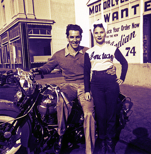 Patti Waggin grew up with an uncle that encouraged her interest in motorbikes.. As a teenager, she was already competing in motorcycle riding meets.. She’s seen here, posing for a candid photo with her 2nd husband: Bill Brownell..  Brownell happened