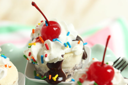 lustingfood:  Hot Fudge Brownie Sundae Bites