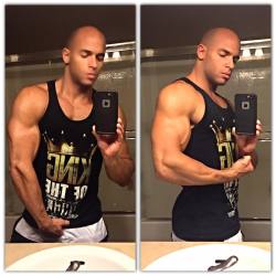 seanzevran:  #bathroomselfies #flex