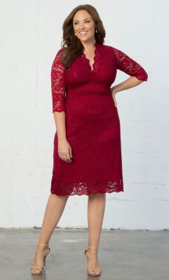 beautiful-real-women:  Scalloped Boudoir Lace Dress - Red Lace/Red