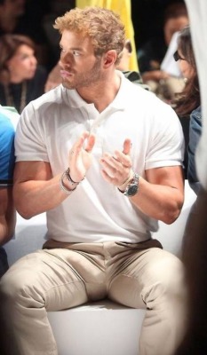 juanchitoart:  WOW I Can See Your Dick!!!!!!!!!!!!!!!!!!