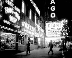 fuckyeahvintage-retro:  Chicago, 1955 