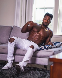 darkskinboy:  instagram.com/Blameblackboys   Beautiful 