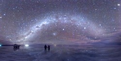 bled:  Salt flats of Salar de Uyuni, Bolivia by night