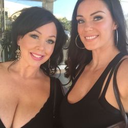 1nstagrambabes:  Out n about day 1 #AEE with my babe Alexis Couture