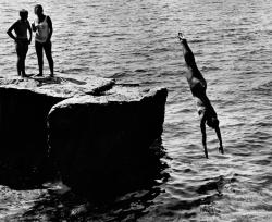  Herbert List ITALY. Ischia Island. 1953. “Jump in the water”.
