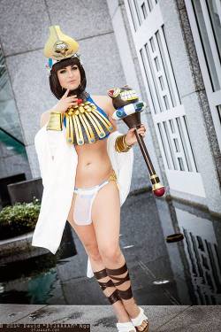 hydraworx:I feel like all I’ve posted here so far is Overwatch. Omg. Well here’s a throw back cosplay from 2014 from one of my favorite pervy Animes. Menace from Queen’s Blade. 