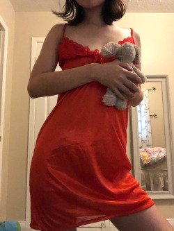 anal-bunnyy:  May I model this slip for you? ❣️    Reblog