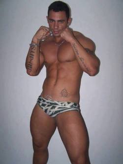 machodesungao:  http://machodesungao.tumblr.com/