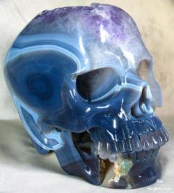 hkirkh:  Skull carved from a geode