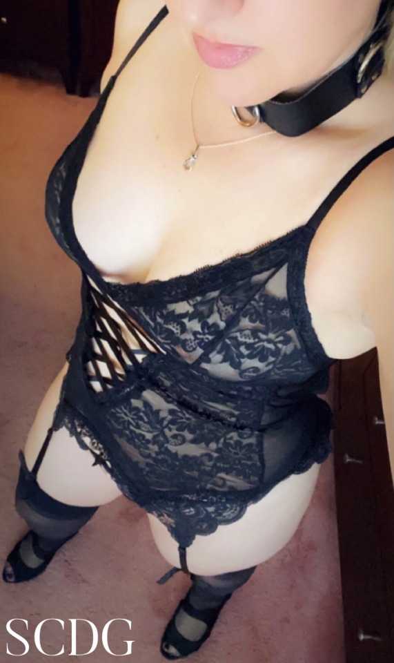 his-sexylittleminx:Just a happily collared little girl in black