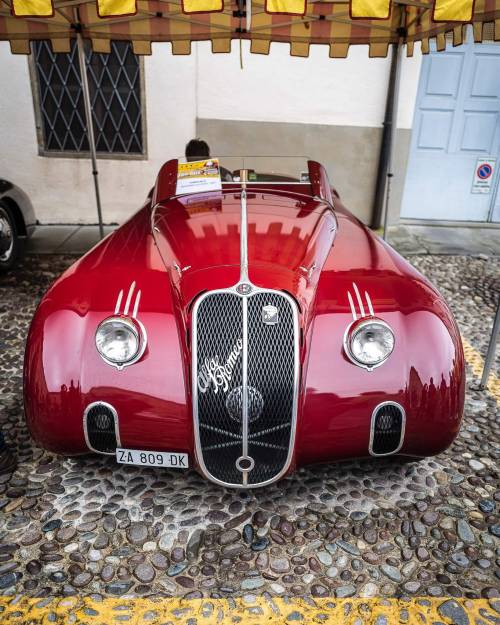 frenchcurious:Alfa Romeo 6C 2500 SS Spider 1939 - source ‘Alfattitude’