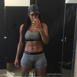 getfitwithnic:  Hold up, Let me Take a Selfie!! Mirror Flexies