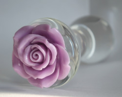 kittensplaypenshop:  Made some more rose plugs. These however
